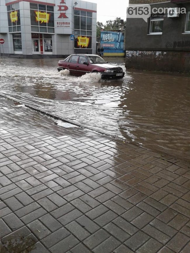 Через зливу в Бердянську  – колапс у місті. ФОТО. ВІДЕО