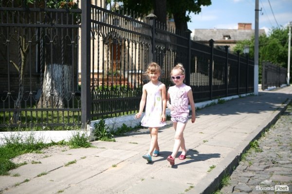 Справжні подруги завжди ідуть в ногу