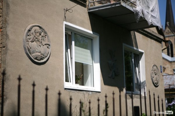 Сусідство із скульптором дає свої результати