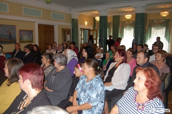 У Луцьку нагородили 36 матерів-героїнь. ФОТО