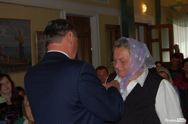 У Луцьку нагородили 36 матерів-героїнь. ФОТО