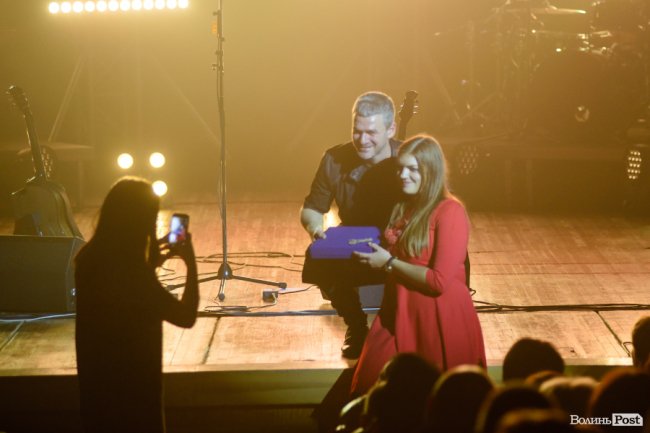 У Луцьку з новим альбомом виступив Арсен Мірзоян. ФОТО