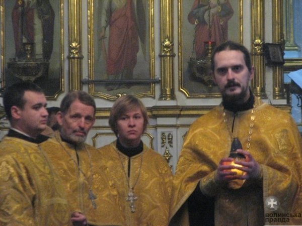 Пластуни передали волинянам Віфлеємський вогонь миру. ФОТО