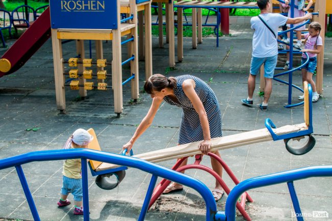 Усмішки малечі та бризки водограю: літній день у Луцьку. ФОТО