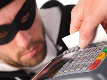 Волинянин зняв з картки друга 1000 гривень та забрав їх собі