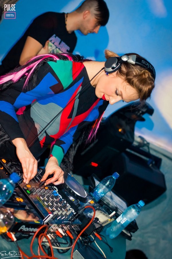 Телеведуча Василіса Фролова розважала лучан на День закоханих. ФОТО