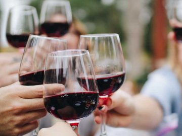 Як на мозок впливає помірне вживання алкоголю