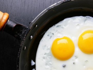 Дієтологи порадили, як правильно варити і смажити яйця