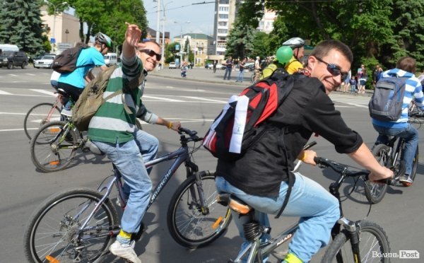 Велодень у Луцьку зібрав більше тисячі людей. ФОТО 