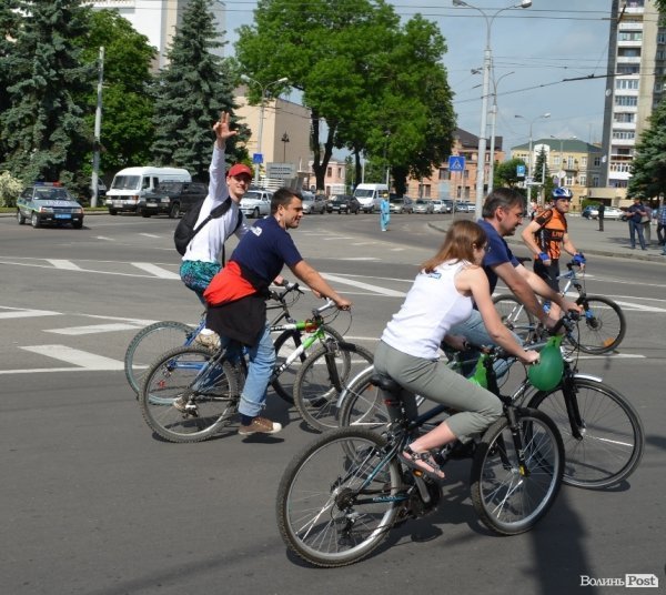 Велодень у Луцьку зібрав більше тисячі людей. ФОТО 