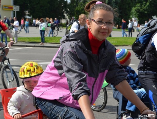 Велодень у Луцьку зібрав більше тисячі людей. ФОТО 