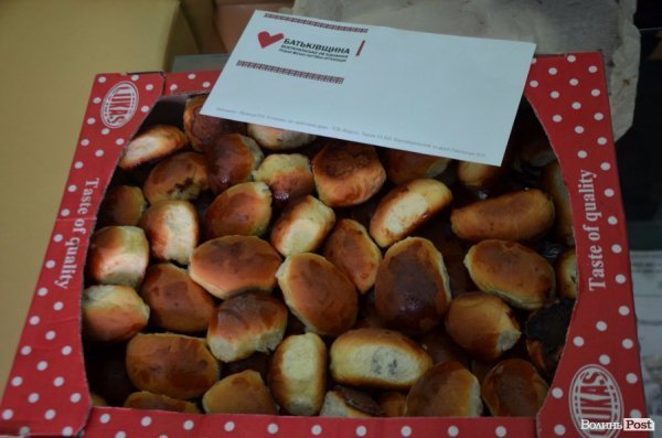 Луцька «Батьківщина» передала на передову смаколики та ремнабори для бійців