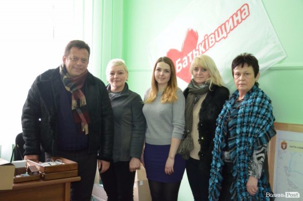 Луцька «Батьківщина» передала на передову смаколики та ремнабори для бійців