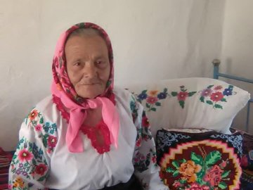 «Це все від співу»: 80-річна волинянка розкрила рецепт довголіття