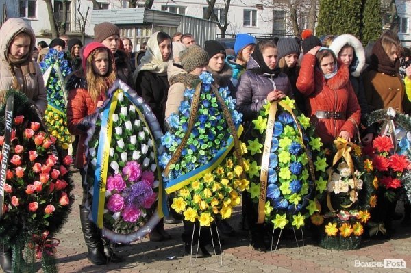 У Володимирі-Волинському попрощалися із загиблим бійцем. ФОТО