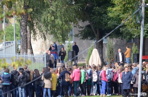 У Луцьку відкрили пам’ятник легендарному Кузьмі. ФОТО. ВІДЕО