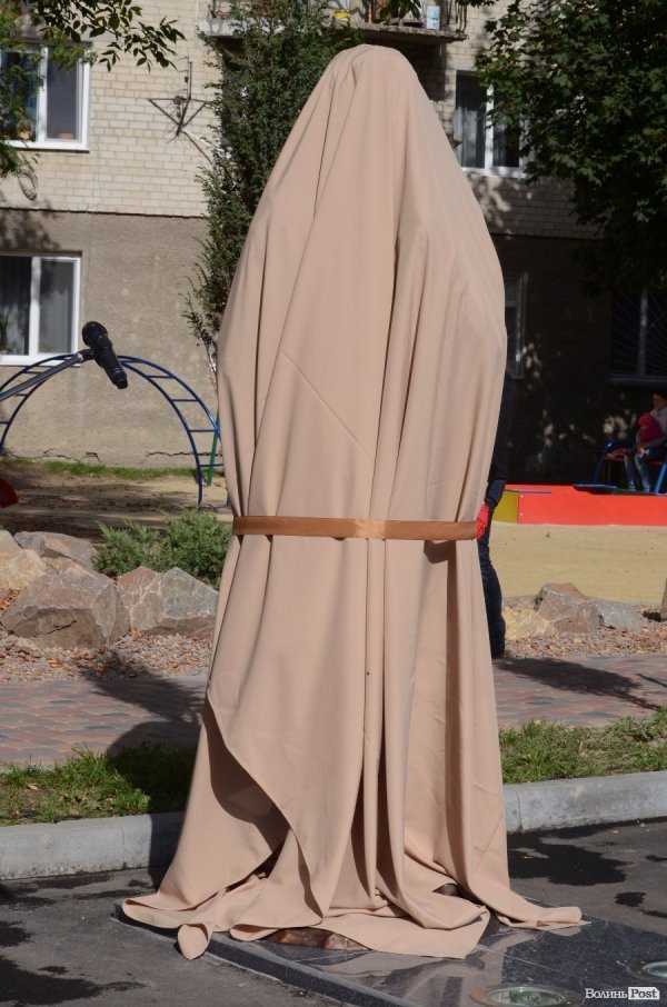 У Луцьку відкрили пам’ятник легендарному Кузьмі. ФОТО. ВІДЕО