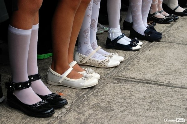 Луцькі депутати Яручик і Ткачук вітали першачків із Днем знань. ФОТО*