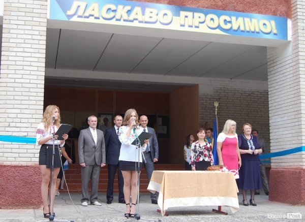 Луцькі депутати Яручик і Ткачук вітали першачків із Днем знань. ФОТО*