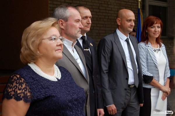 Луцькі депутати Яручик і Ткачук вітали першачків із Днем знань. ФОТО*