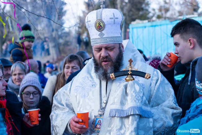 Як лучани пірнали в крижану купіль Стиру. ФОТО. ВІДЕО