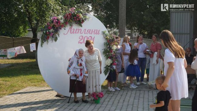 З танцями та музикою: як у Липлянах, Рокинях та Прилуцькому святкували День села. ФОТО