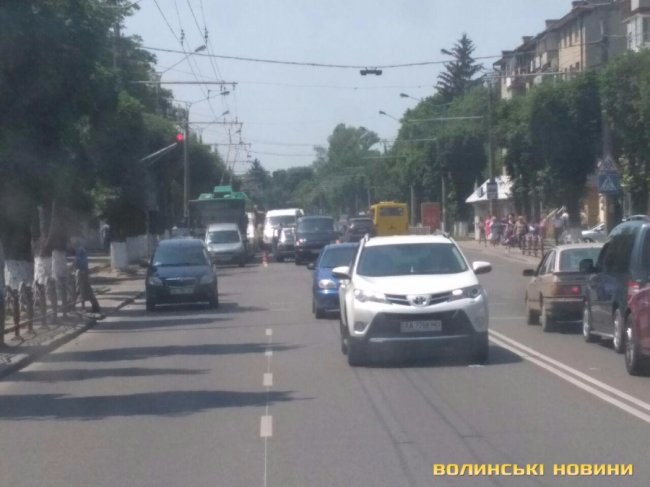 Аварія в Луцьку: в заторі «стоїть» проспект Перемоги