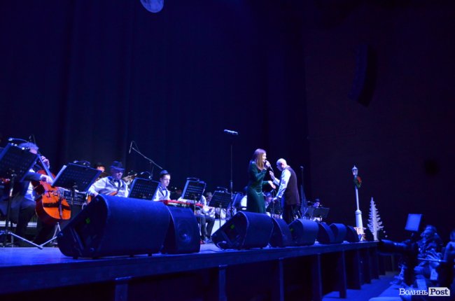 Новорічні хіти та казкова енергетика: як лучан розважали LeoBand Orchestra. ФОТОРЕПОРТАЖ
