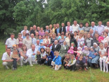 Чиновник з Волині опублікував родинні світлини. ФОТО