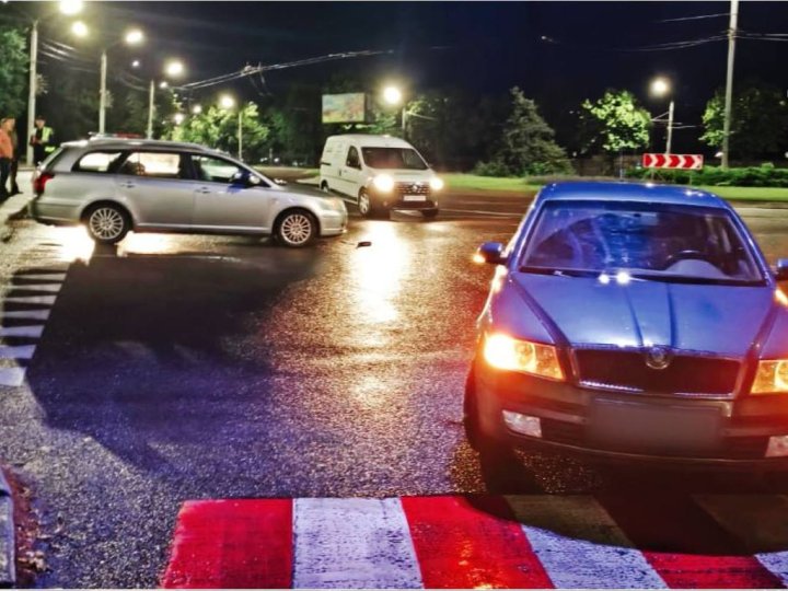 Аварія на кільці в Луцьку: зіткнулися два легковики