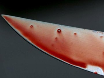 Встромила ніж у серце: на Волині 70-річна жінка покінчила життя самогубством