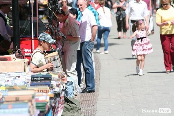 У Луцьку продовжується «Мистецька вулиця». ФОТО