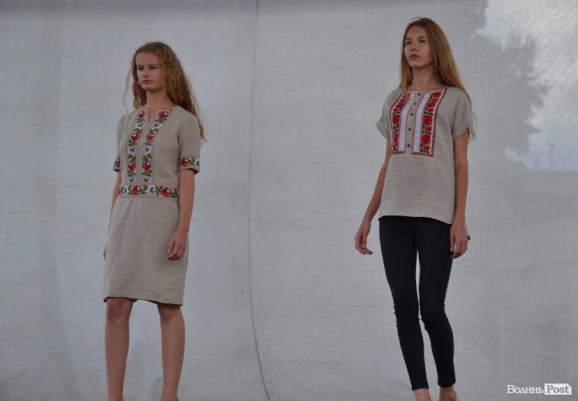 У центрі Луцька дефілювали моделі у вишиванках. ФОТО