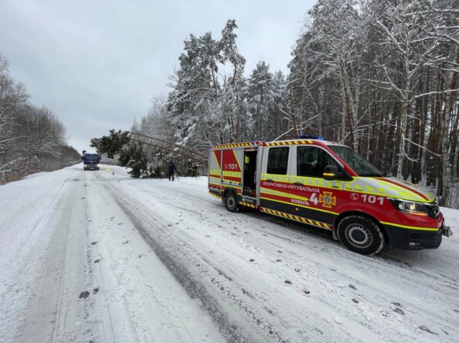 На Волині горів будинок та легковий автомобіль