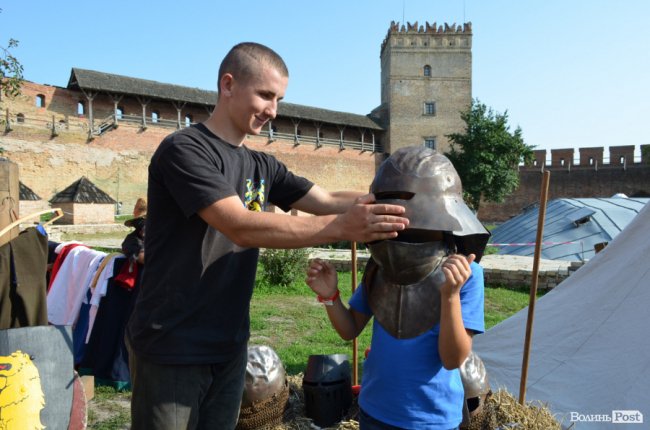 Дзвін мечів та запеклі бої: як у замку Любарта змагаються лицарі. ФОТО