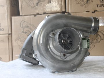 Чому з турбокомпресора витікає мастило?*