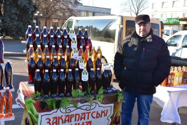 Цукор, риба і кролі: у волинському райцентрі влаштували ярмарок. ФОТО