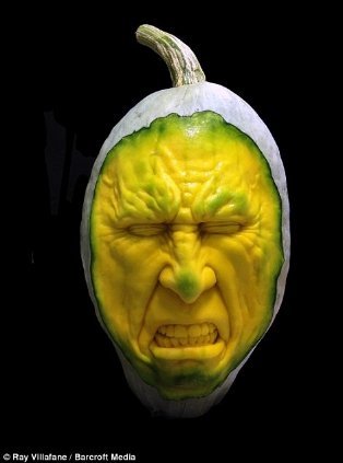 Супер-реалістичні обличчя з гарбуза. ФОТО