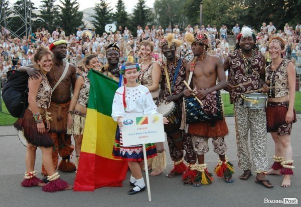 «Поліське літо з фольклором» завершили парадом, концертом і феєрверком. ФОТО