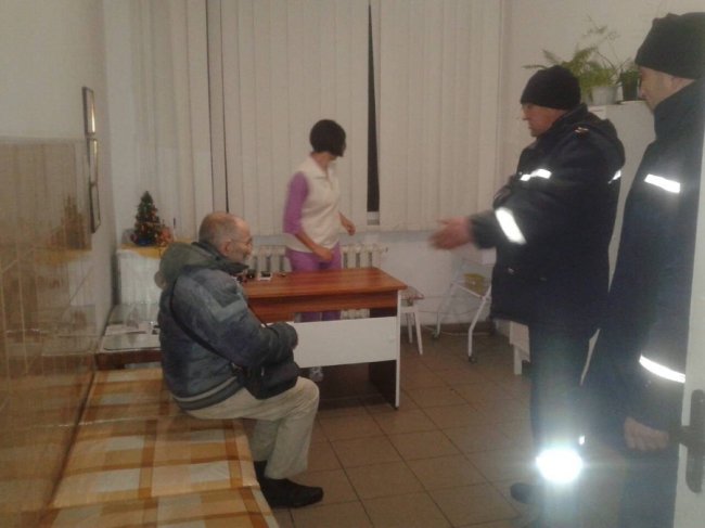 З мішком картоплі на спині у лютий мороз: на Волині від смерті врятували дідуся