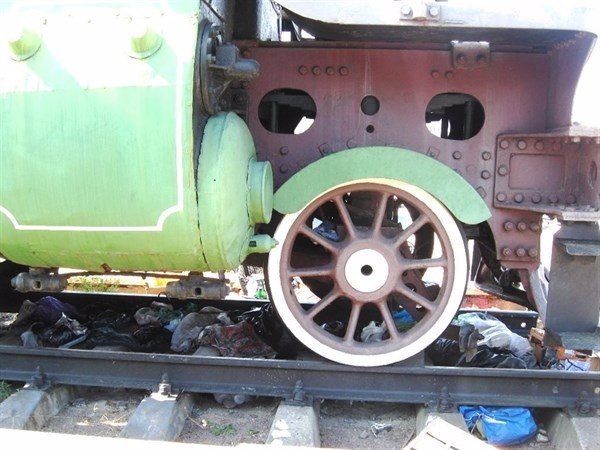 У Ковелі під пам'ятником влаштували сміттєзвалище. ФОТО