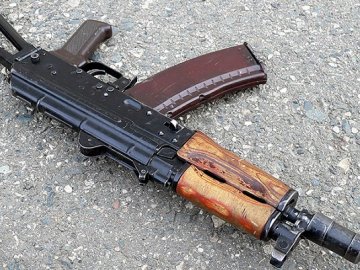 Автомат знайшли, втікача – шукають: нові деталі інциденту в селі на Волині. ВІДЕО