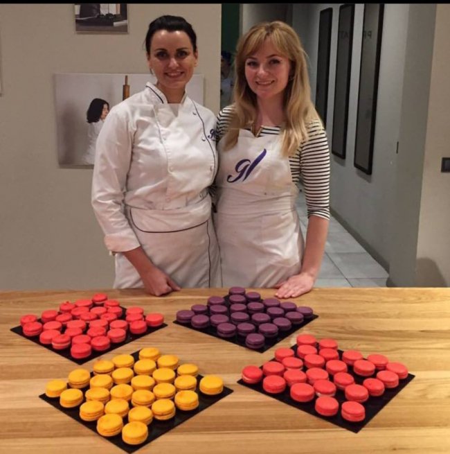 Волинянка випікає солодкі шедеври за допомогою різноманітних технік. ФОТО