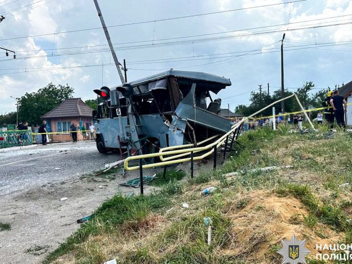 На Рівненщині потяг зіткнувся з маршруткою: четверо загиблих