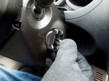 Судитимуть 19-річного волинянина, який викрав у Луцьку автомобіль