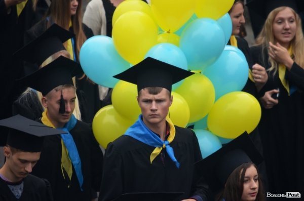 Фотопогляд: посвята в студенти першокурсників СНУ