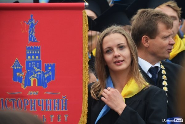 Фотопогляд: посвята в студенти першокурсників СНУ