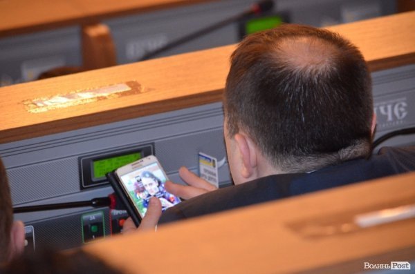 Сесія Волиньради: годинники, гаджети та «Однокласники». ФОТО