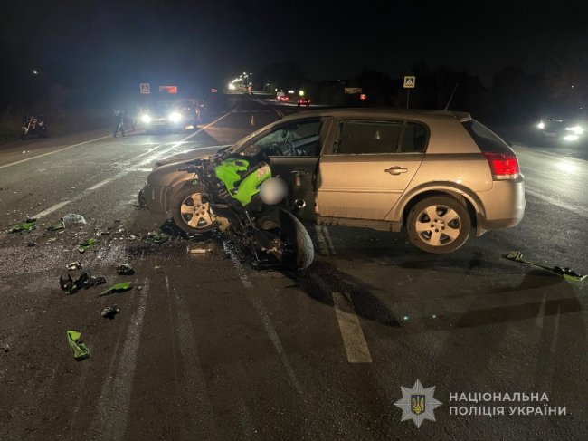 Біля Луцька 28-річна водійка збила мотоцикліста: він - у реанімації