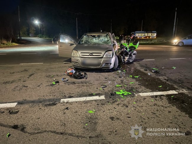 Біля Луцька 28-річна водійка збила мотоцикліста: він - у реанімації